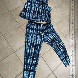 Vera Wang Women's pajama/lounge wear set